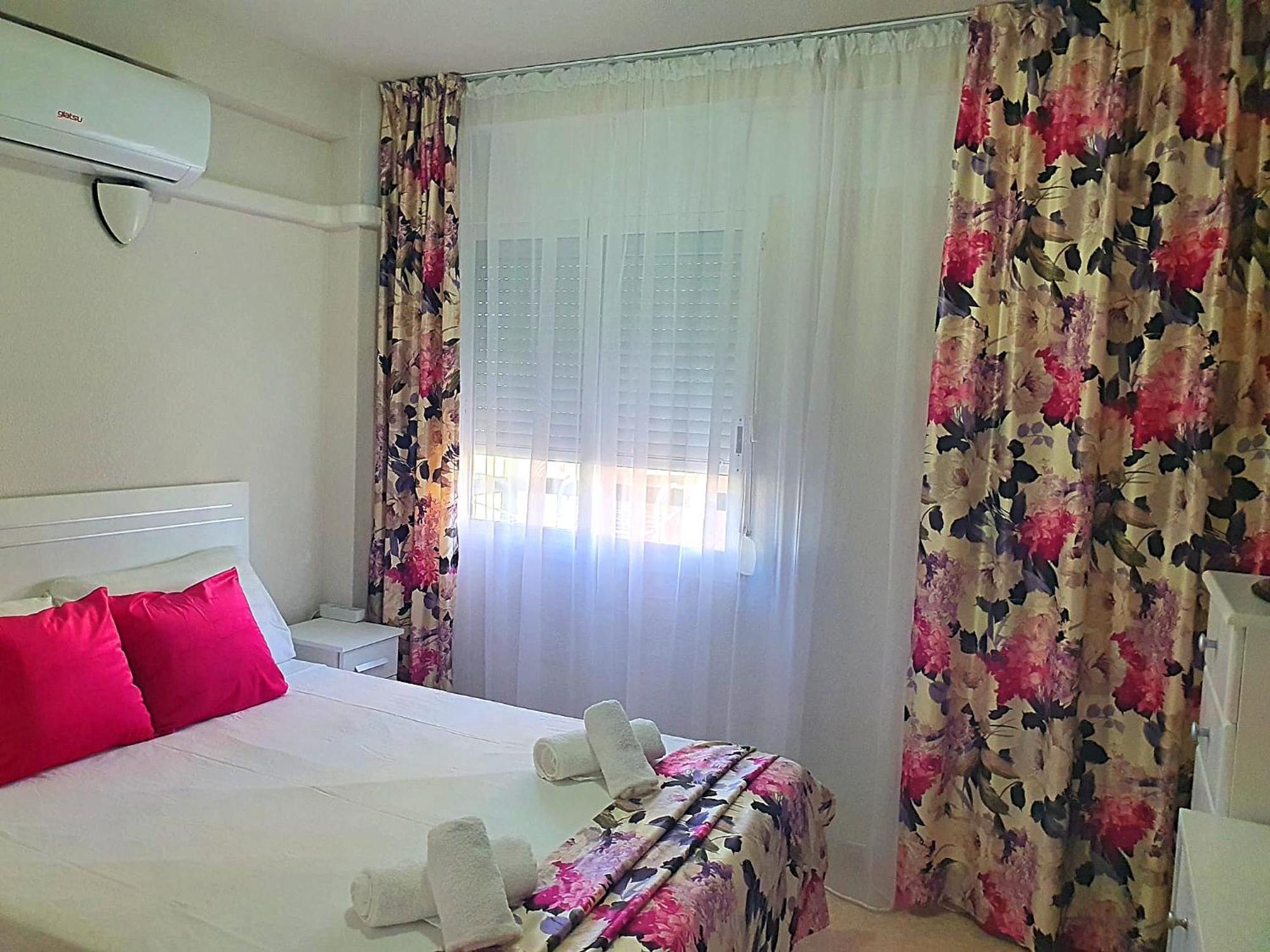 Three Bedrooms Apart In Benidorm Near Beach And Strip Экстерьер фото